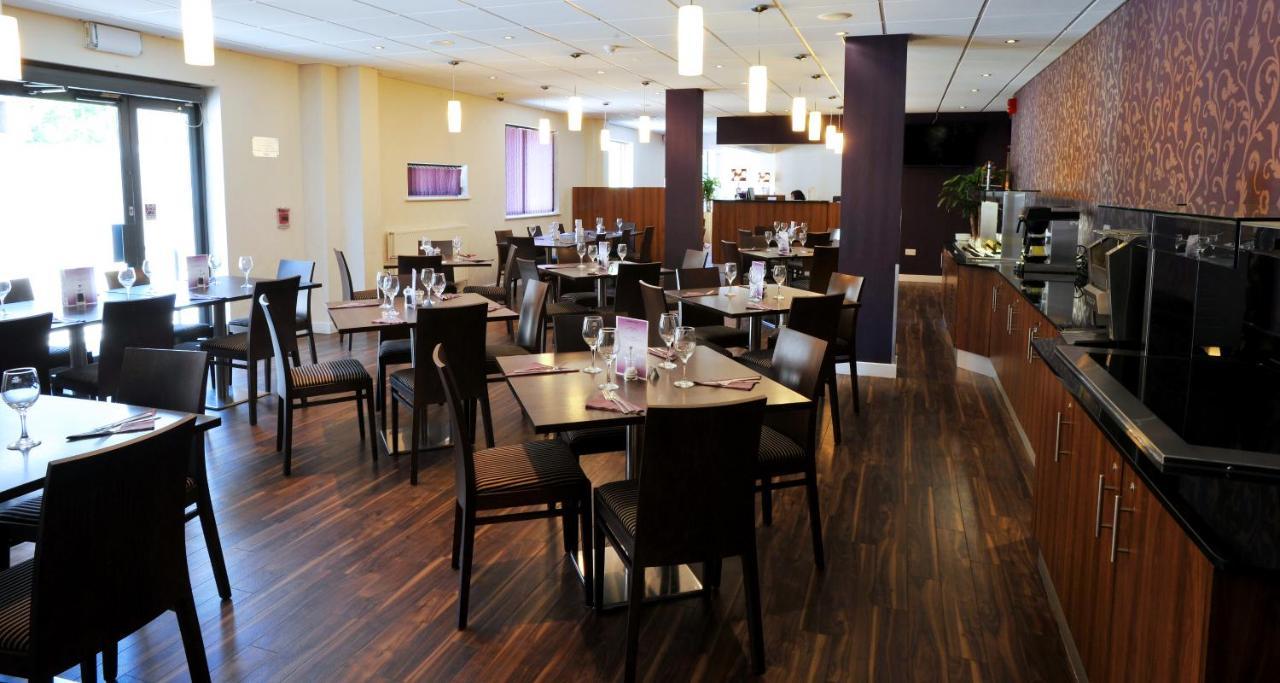 Lancaster Hotel Uxbridge Ngoại thất bức ảnh