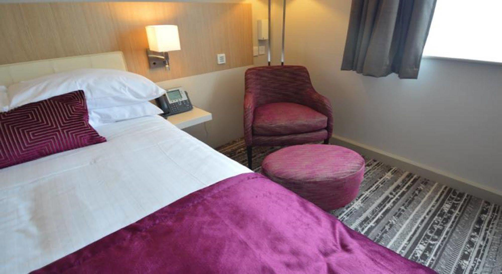 Lancaster Hotel Uxbridge Ngoại thất bức ảnh